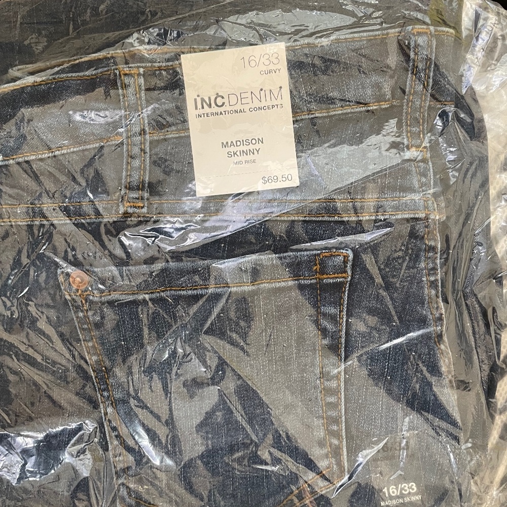 NWT INCDENIM Madison Skinny Mid Rise 16/33 Curvy Jeans